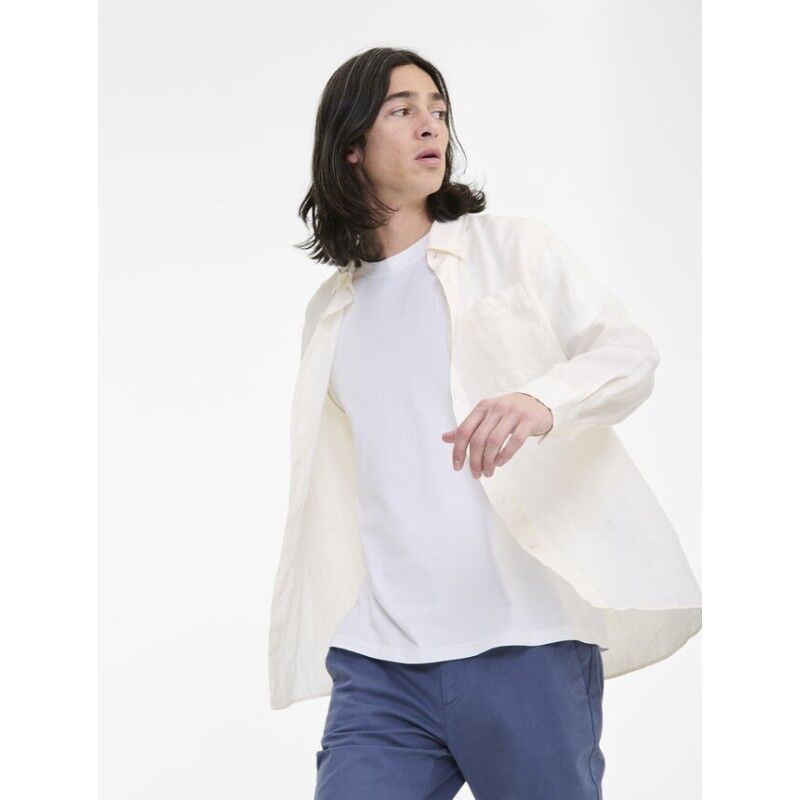 Long-sleeved linen shirt