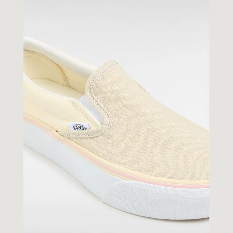 Vans Classic Slip-On Stackform - Lifestyle shoes | Hardloop