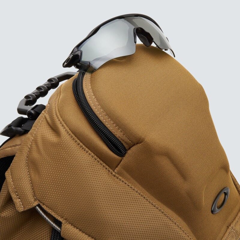 Oakley Kitchen Sink - Backpack | Hardloop