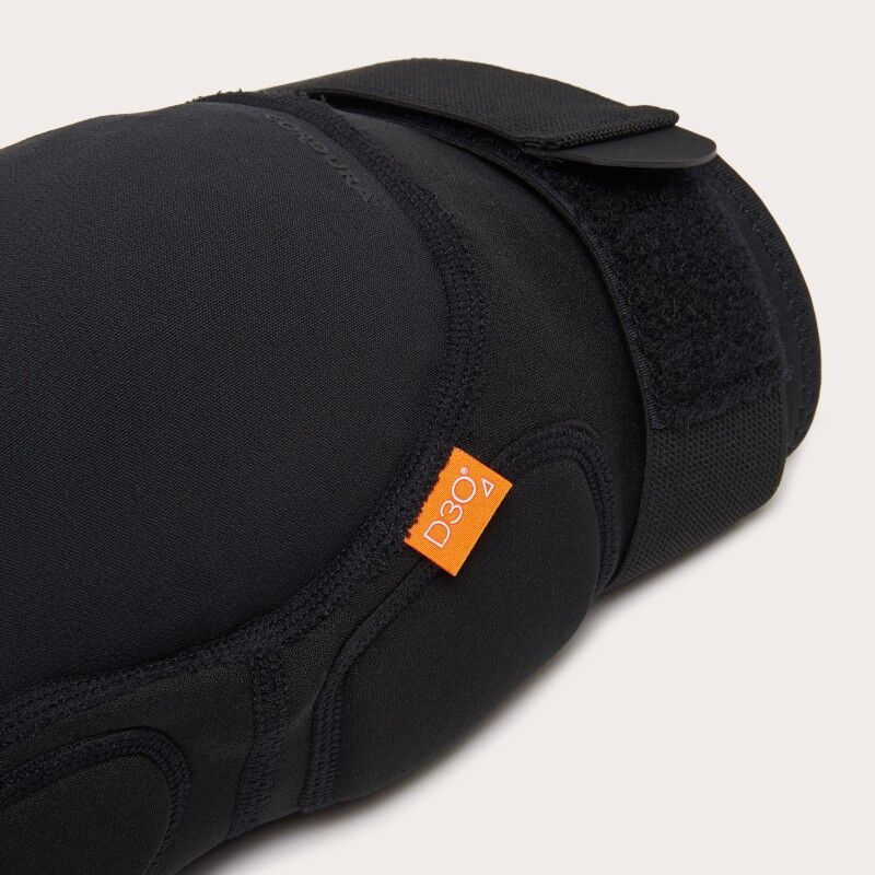 Oakley Drop In D3O Knee GRD - Ski Knee pads | Hardloop